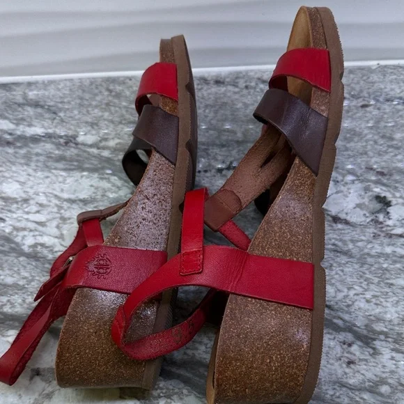 Chic Red and Brown Women's Sandals - Picture 6 of 7